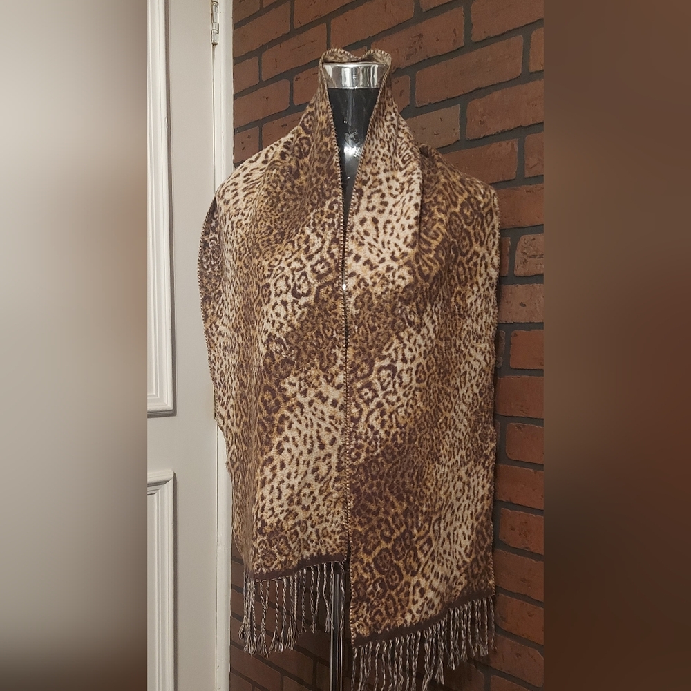 Danier Leopard Print Scarf Fringe Wrap Brown Tan Classic Winter Shawl - Picture 3 of 10